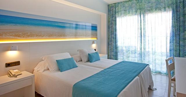 Ipanema-Beach-ROOM