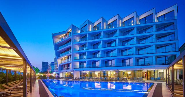 Luxury-Premium-Finese-NIGHTVIEW-2025