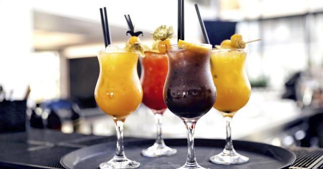 Luxury-Premium-Finese-COCTAILS