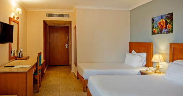 Sunrise-Alora-Resort-STANDARD-ROOM-02