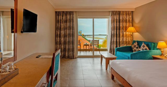 Sunrise-Alora-Resort-SUPERIOR-ROOM