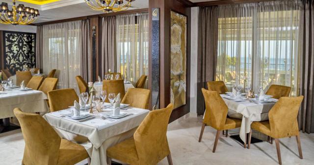 Onyx-Beach-Residence-RESTAURANT-03