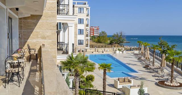 Onyx-Beach-Residence-POOL-02