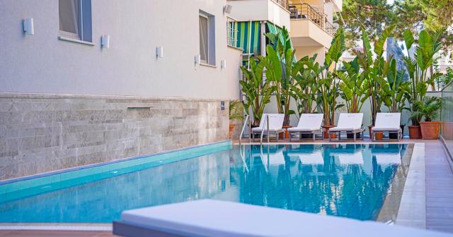 Amfora-Hotel-Spa-POOL