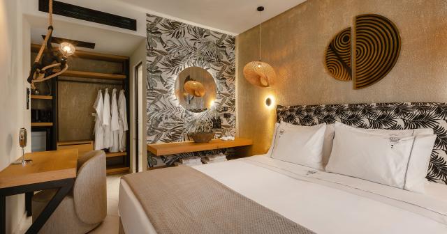 Santo-Mangata-Boutique-SUPERIOR-ROOM-WITH-JETTED-TUB-01