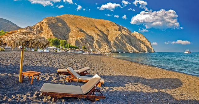 Santo-Mangata-Boutique-PERISSA-BEACH-02