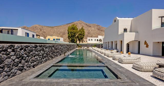 Santo-Mangata-Boutique-POOL-04