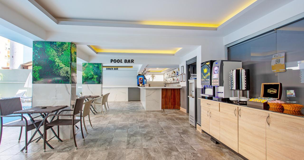 Aslan-City-Hotel-POOL-BAR-01