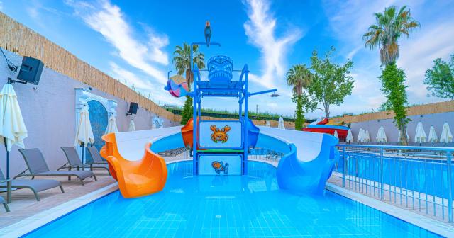 Q-Ella-Beach-Side-2025-New-KIDS-POOL