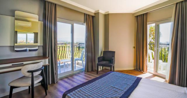 Q-Ella-Beach-Side-ROOM-2025-02