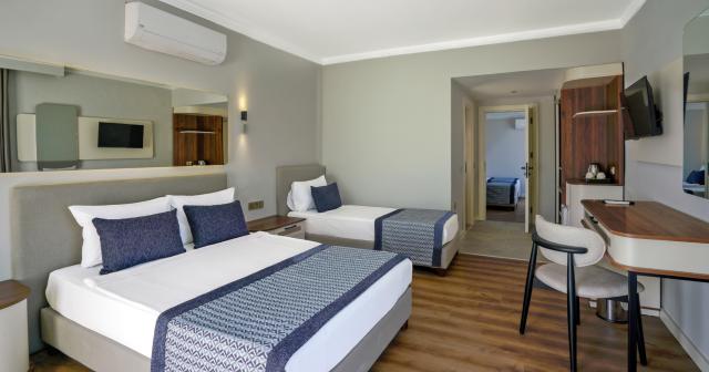 Q-Ella-Beach-Side-ROOM-2025-03