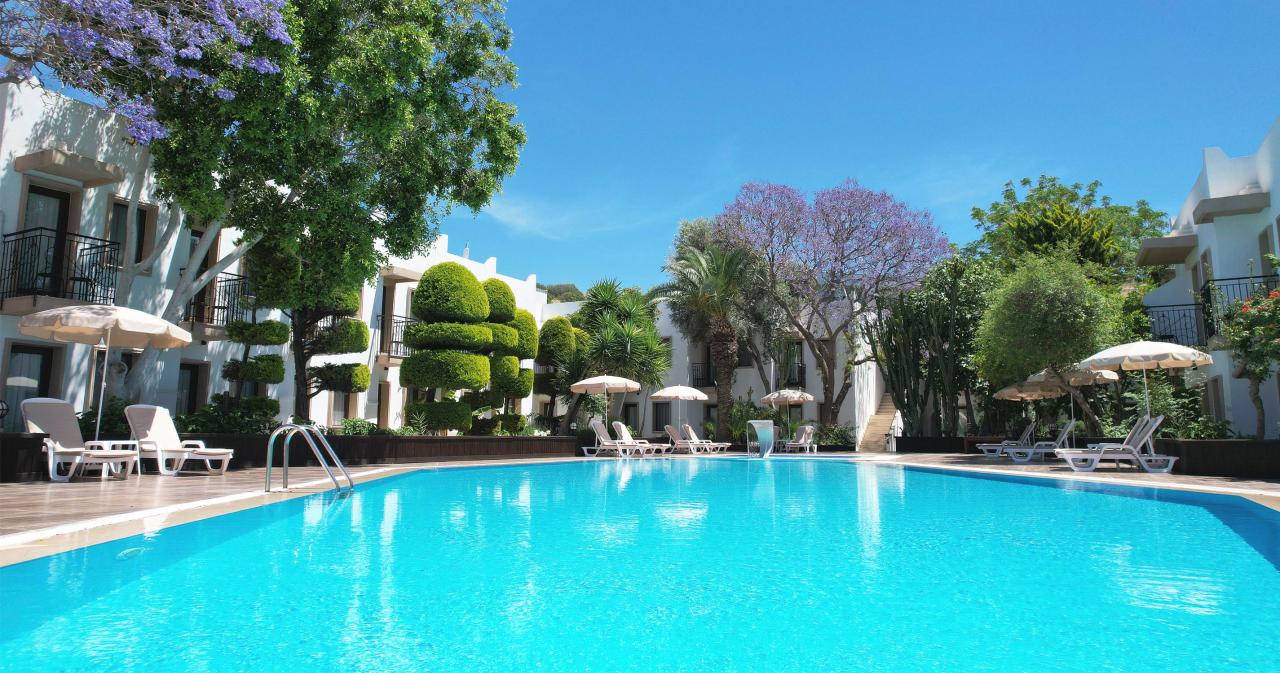 Club-Flora-2025-POOL-01