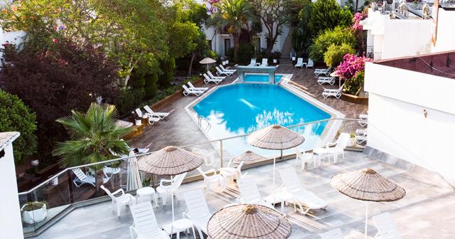 Club-Flora-POOL-03