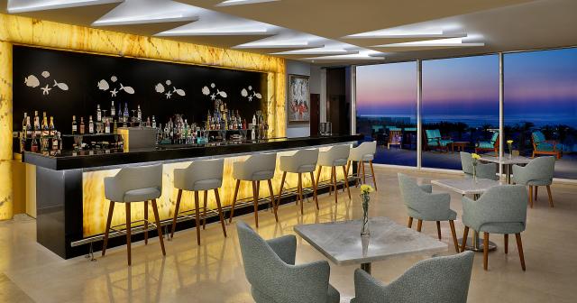 Hilton-Hurghada-Plaza-BAR-01