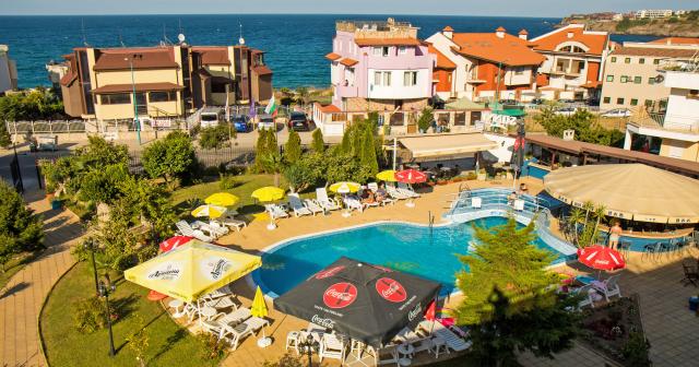 Sunny-Hotel-OVERVIEW-04