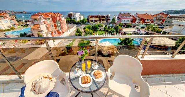 Sunny-Hotel-OVERVIEW-05