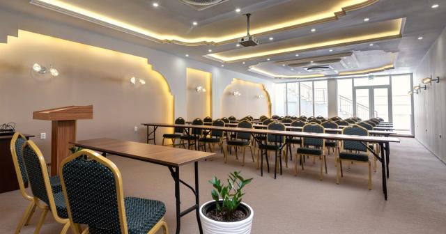 Sunny-Hotel-CONFERENCE-ROOM-01