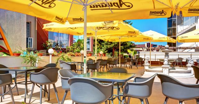 Sunny-Hotel-RESTAURANT-TERRACE