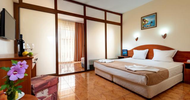 Sunny-Hotel-STUDIO