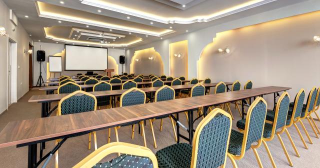 Sunny-Hotel-CONFERENCE-ROOM-02