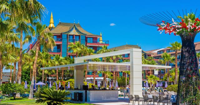 Siam-Elegance-2025-POOL-BAR
