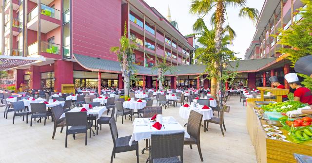 Siam-Elegance-Spa-RESTAURANT-MAIN-TERRACE