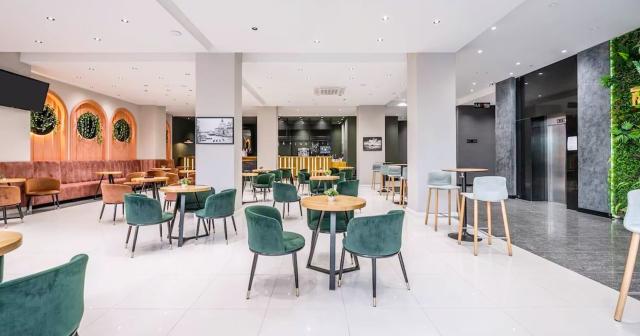 Ajsel-RESTAURANT
