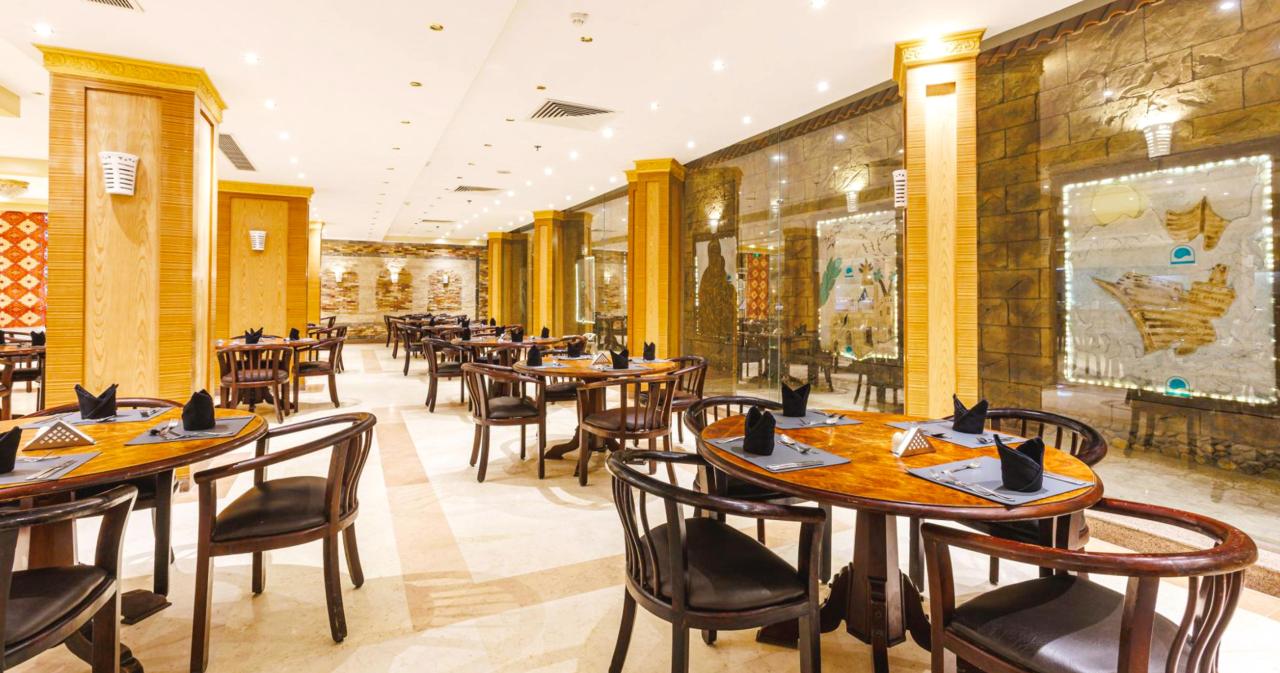 Sunrise-Solara-Aqua-Park-Resort-RESTAURANT