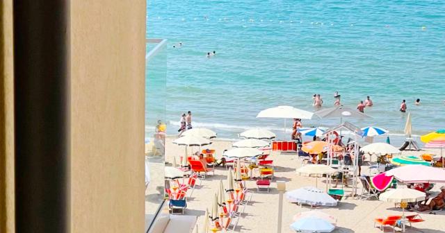 Blue-Marine-ROOM-VIEW
