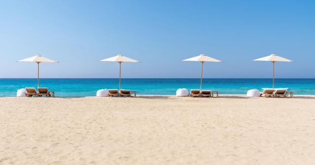 Cleopatra-Sidi-Heneish-2025-BEACH-01