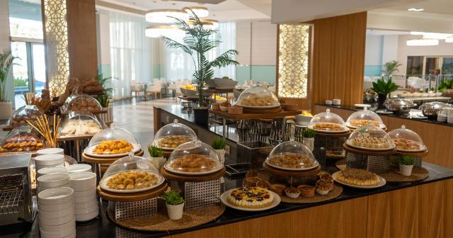 Cleopatra-Sidi-Heneish-RESTAURANT-02