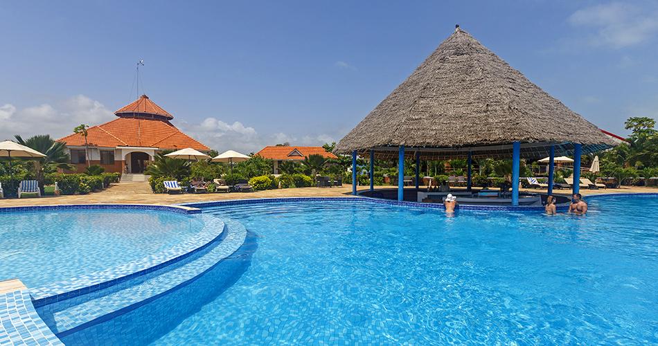Azao-Resort-and-Spa-POOL-BAR