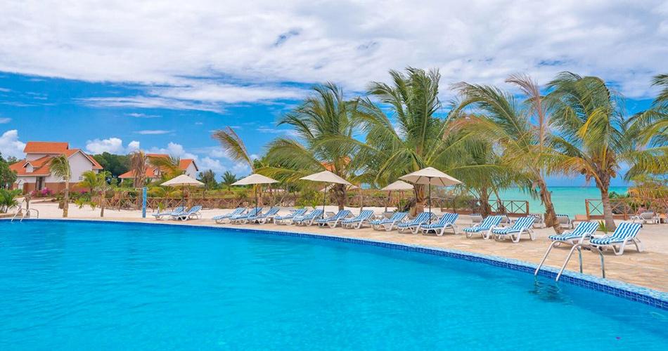 Azao-Resort-and-Spa-POOL