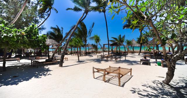 Jaz-Amanula-BEACH-01