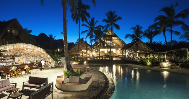 Jaz-Amanula-POOL-BAR-01