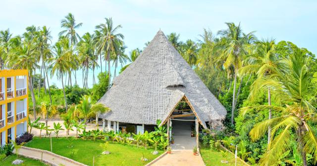 Reef-Beach-Resort-HOTEL-AREA