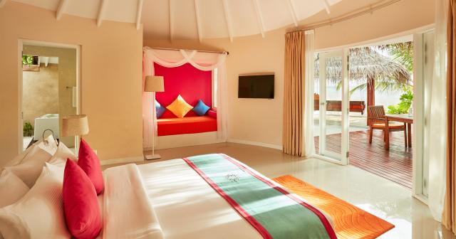 Sun-Siyam-Vilu-Reef-2025-DELUXE-BEACH-VILLA-01