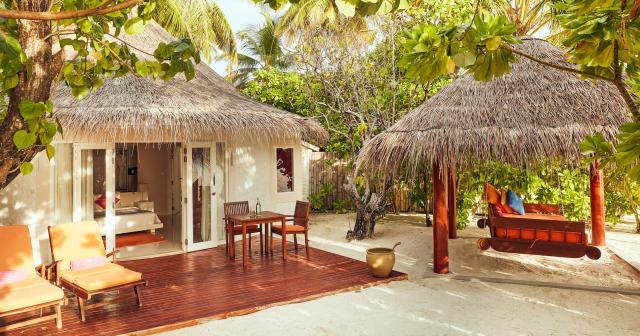 Sun-Siyam-Vilu-Reef-2025-DELUXE-BEACH-VILLA-02