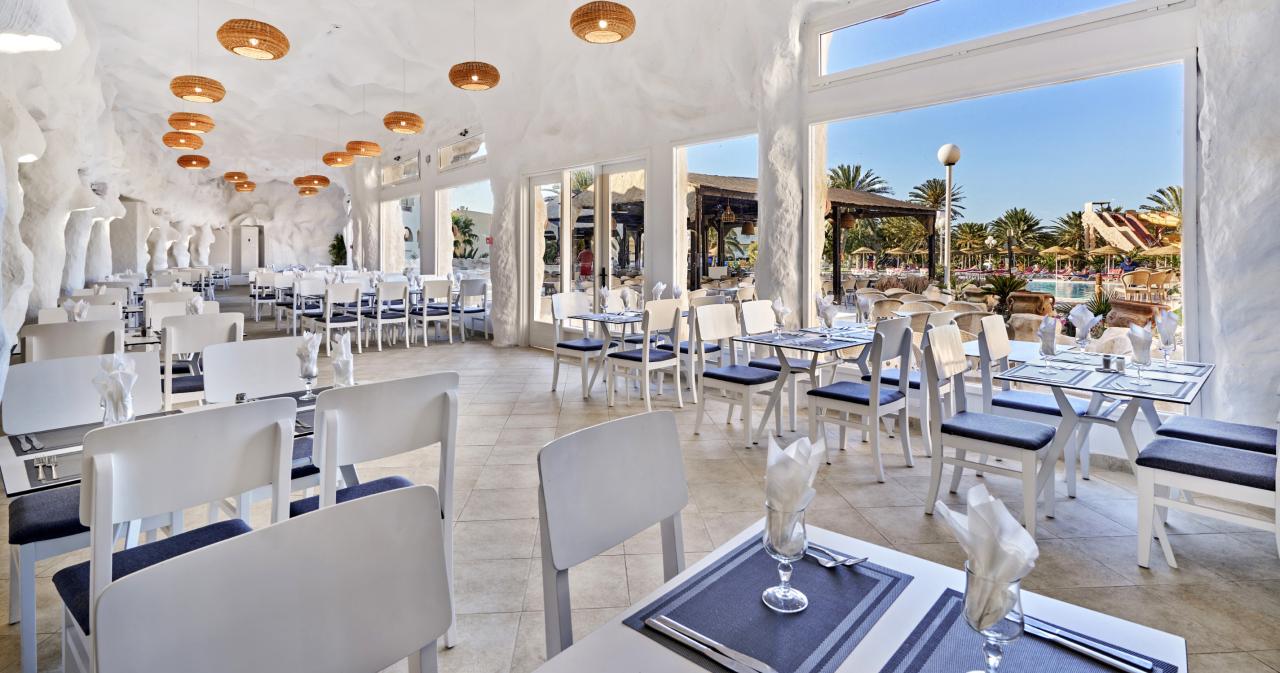Les-Quatre-Saisons-and-Aqupark-RESTAURANT-2025-01