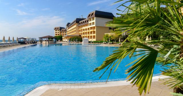 Hvd-Riviera-Beach-POOL-02
