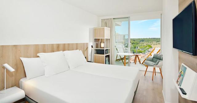 Innside-Calvia-Beach-ROOM-01