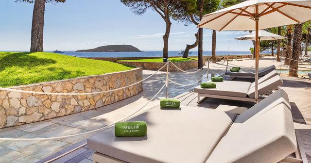 Melia-Calvia-Beach-SUNBEDS