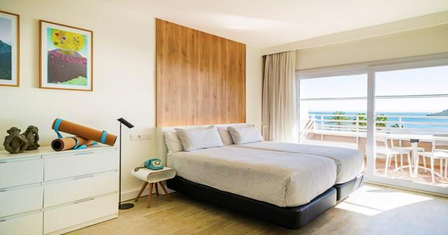 Inside-Wave-Calvia-ROOM-02