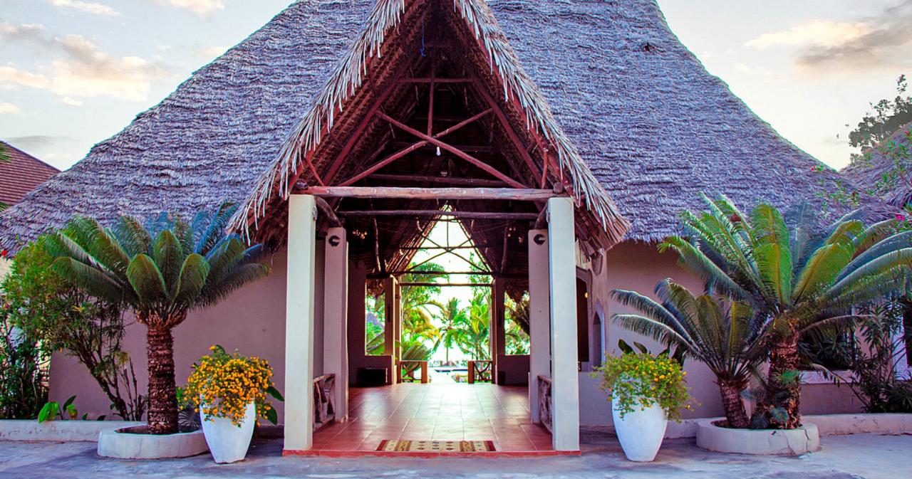 Mandarin-Resort-ENTRANCE