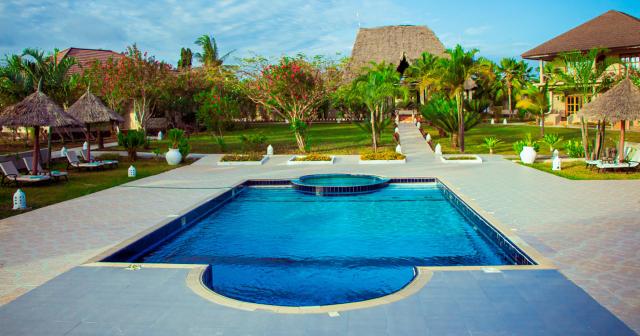 Mandarin-Resort-POOL-01