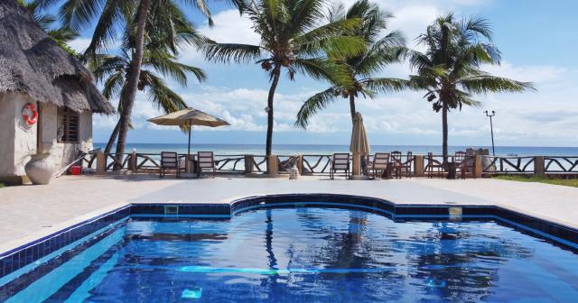 Mandarin-Resort-POOL-03