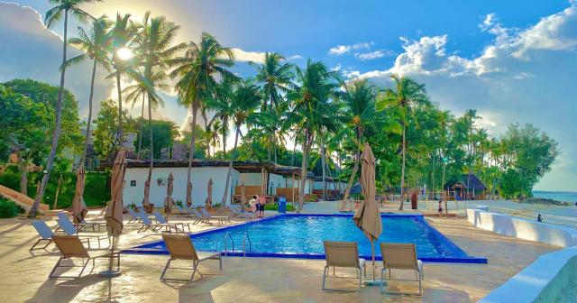 Royal-Mandarin-Resort-POOL-2025-02-NEW