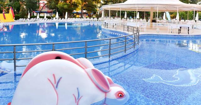 Ihotel-Sunny-Beach-POOL-02-2022