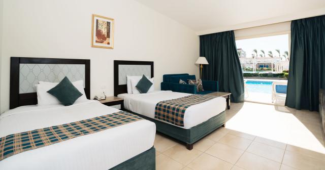 Sunrise-Le-Jardin-Aqua-Park-SWIM-UP-ROOM