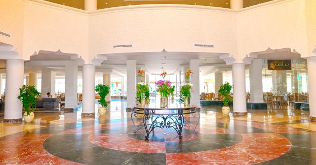 Sunrise-Le-Jardin-Aqua-Park-LOBBY